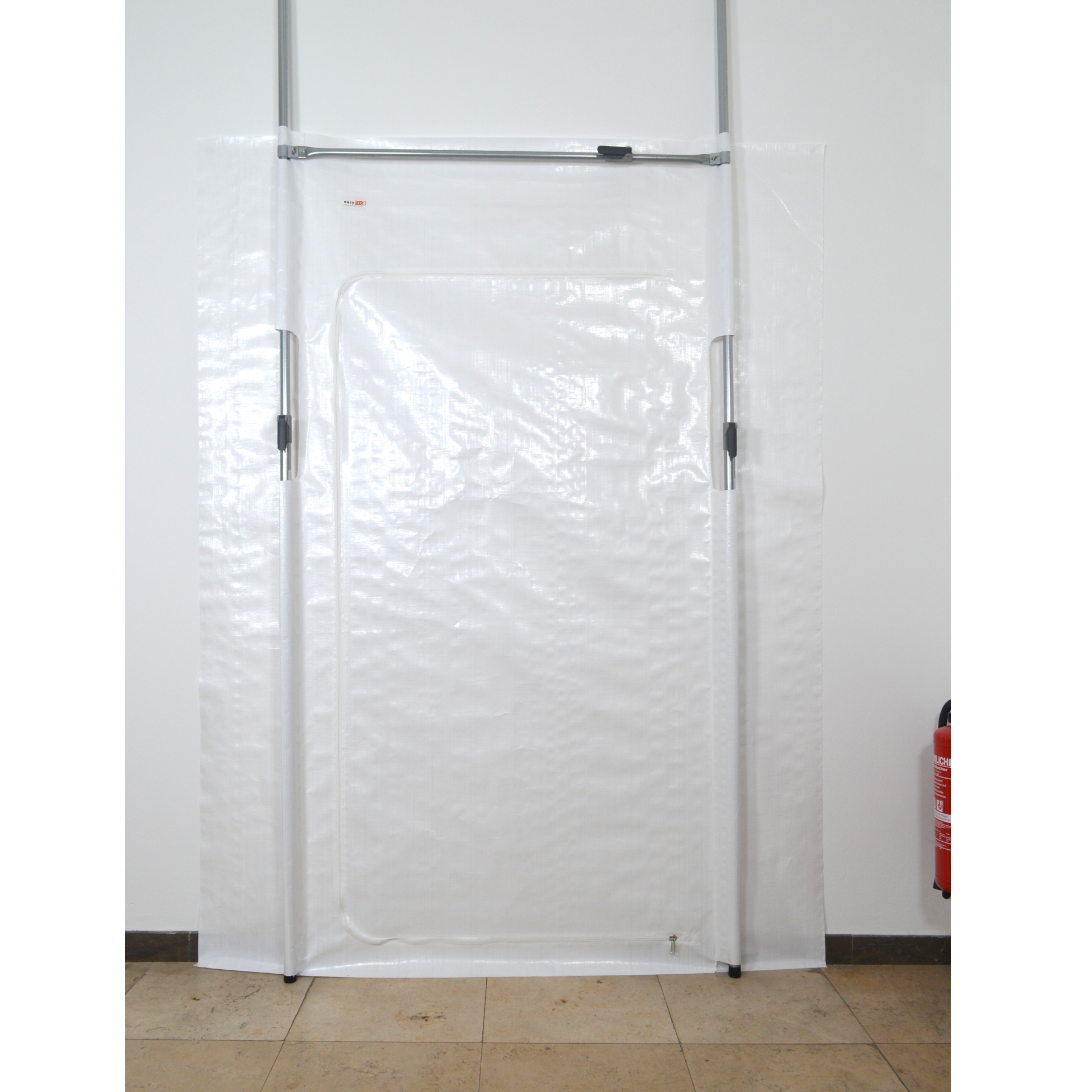 Reißverschlusstür in C-Form RVT-C Komplett-Paket mit Teleskopstangen Reißverschlusstür in C-Form RVT-C Komplett-Paket mit Teleskopstangen